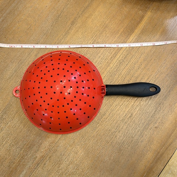 Two colander strainer kitchen tools. - Picture 10 of 13